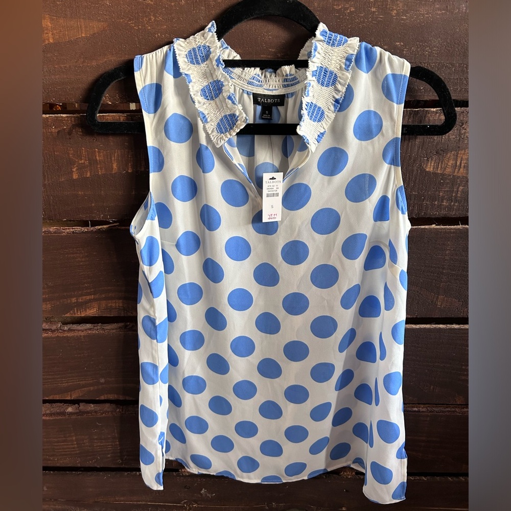 NWT! Talbots sleeveless polka dot top in size small.